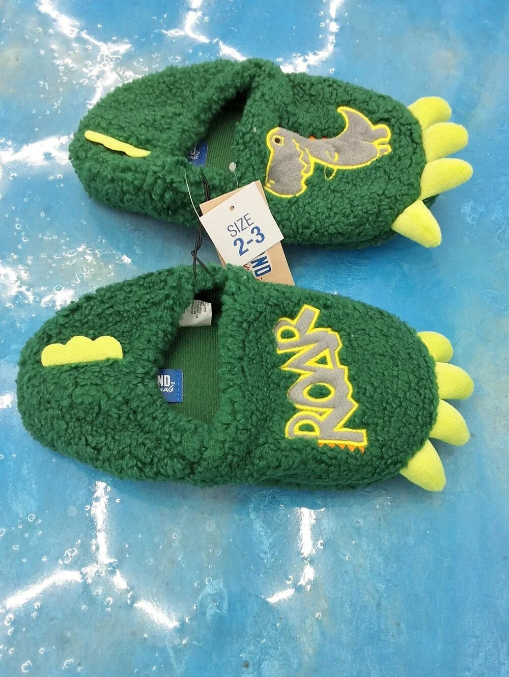 Kids Boys Dinosaur Slippers Dino Feet Plush House Shoes Green, Size 2-3, NWT